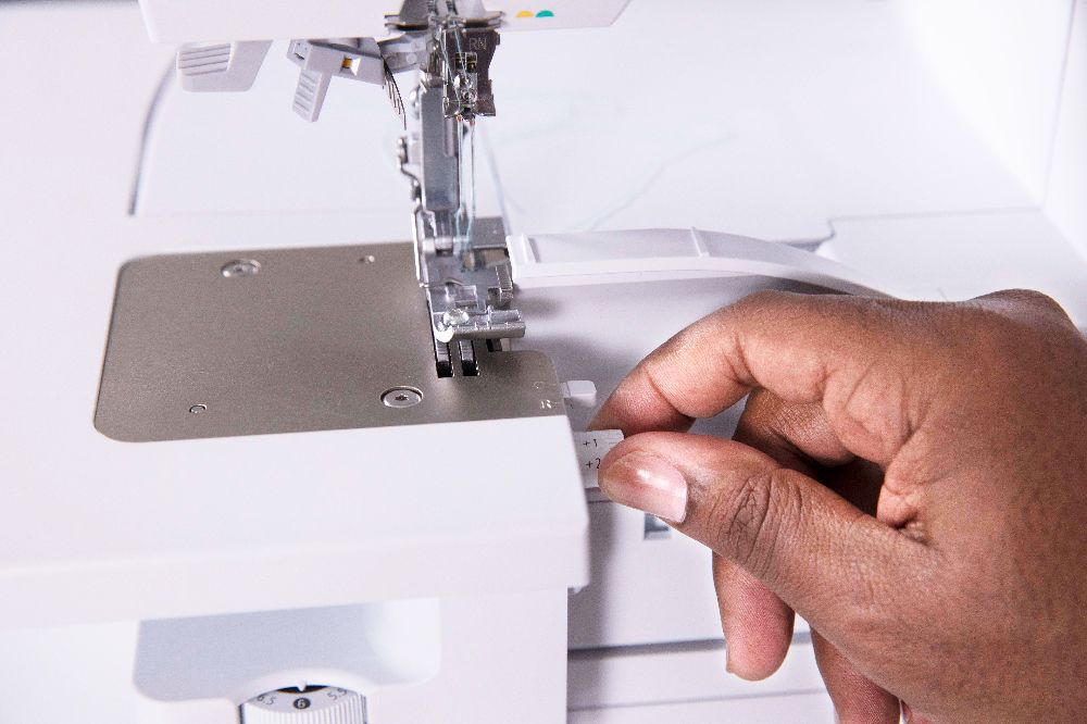 Bernina L860 Micro thread control dial